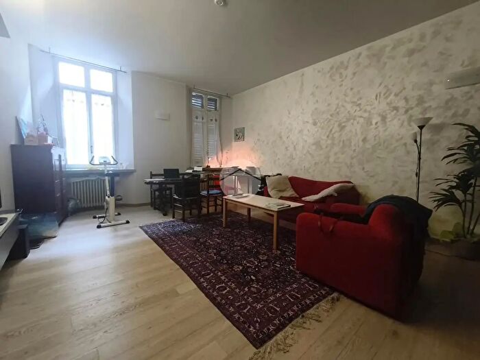Appartamento con 12 locali in vendita in Via Legnano, Lodi