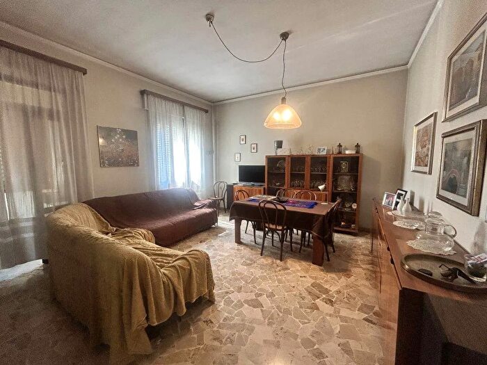 Casa con 14 locali in vendita in Venezia Zona Carpenedo Viale Garibaldi, Venezia