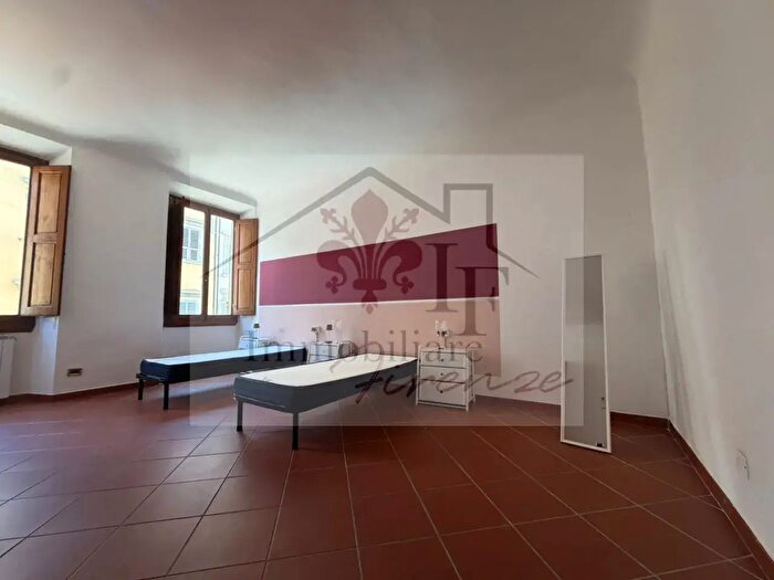Appartamento con 5 locali in vendita in Borgo Ognissanti, Firenze