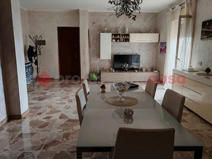 Appartamento con 5 locali in vendita in Via Sebastiano Catania, Catania