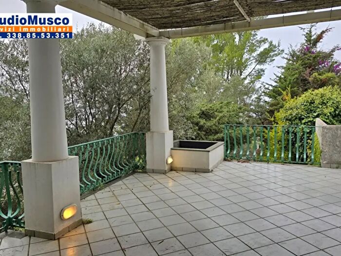 Appartamento con 5 locali in vendita in Traversa II Tuoro Parco Silvania, Anacapri