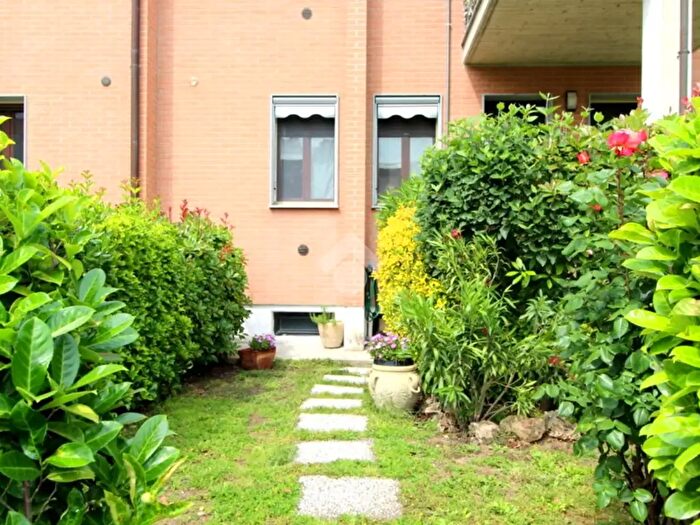 Appartamento trilocale in vendita in Via Majano, Traversetolo