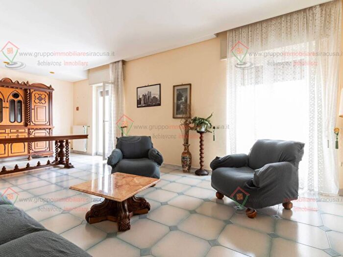 Appartamento con 5 locali in affitto in via Polibio, Tica Zecchino, Siracusa