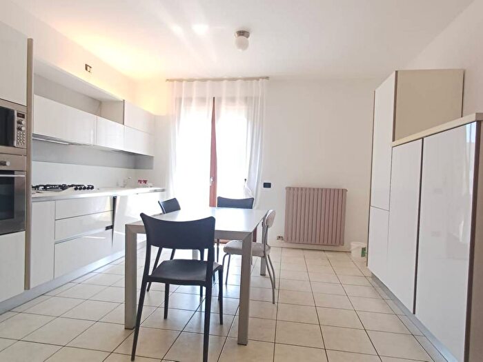 Appartamento quadrilocale in affitto in Via della Croce Verde, Centro San Tommaso, Albignasego