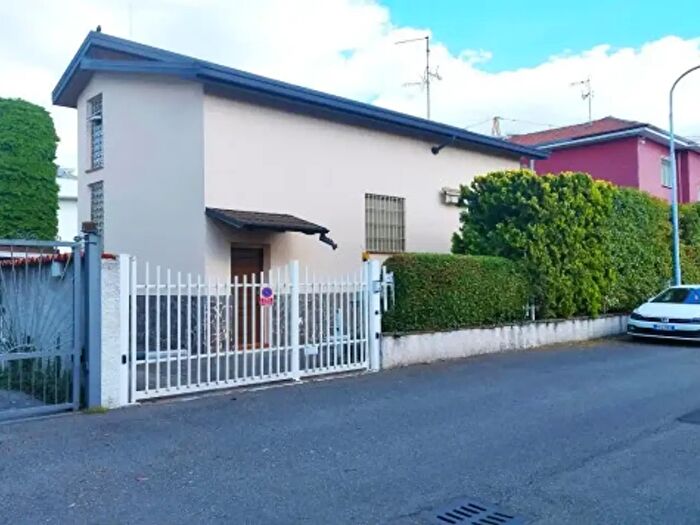 Casa con 5 locali in vendita in Via Francesco Petrarca, Rho