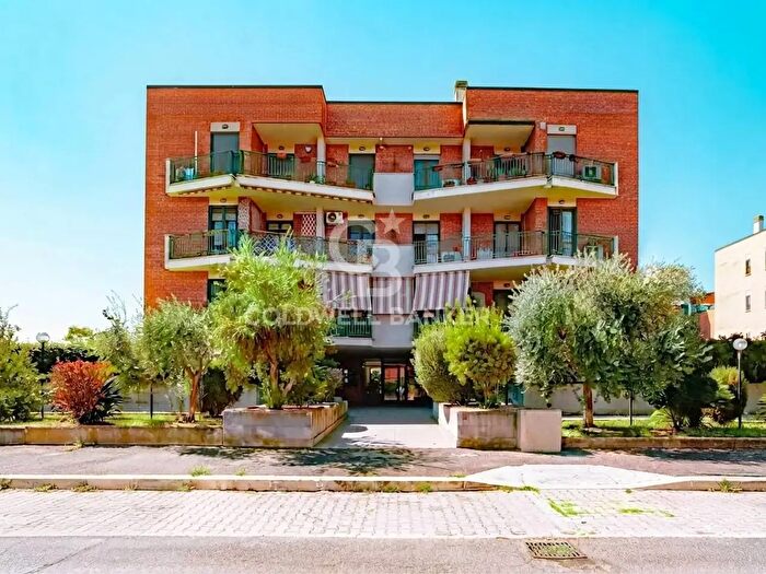 Appartamento bilocale in vendita in Via Franco Lombardi, Roma