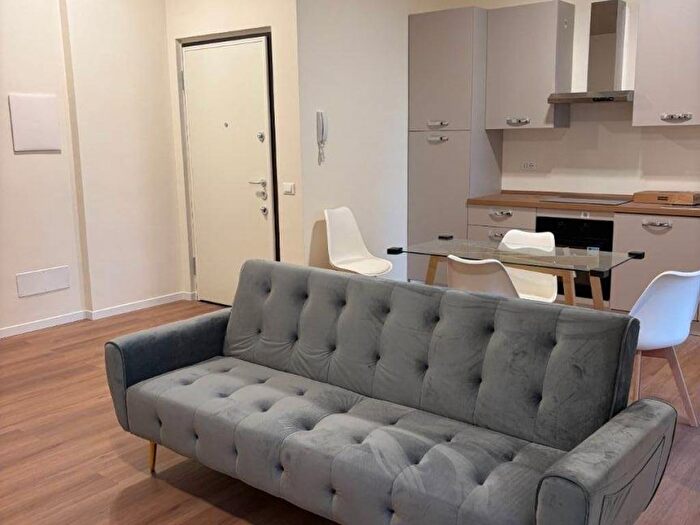 Appartamento bilocale in affitto in Via Val Seriana, Triante, Monza