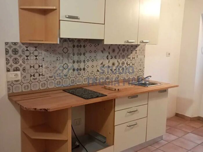 Appartamento bilocale in affitto in Via Magenta, Badalucco