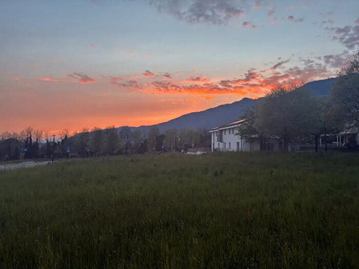 Appartamento con 6 locali in vendita in Via Borgo Nuovo, Pieve del Grappa