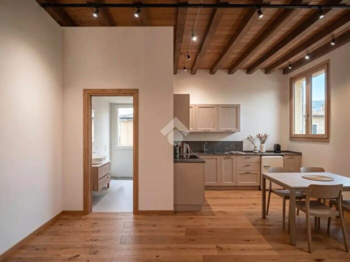 Appartamento trilocale in vendita in Via XXV Aprile, Castelnovo Di Sotto