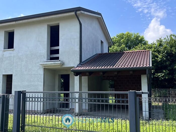 Casa quadrilocale in vendita in Via Bassa, Villafranca Padovana