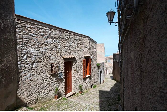 Casa trilocale in vendita in Via Argentieri, Erice