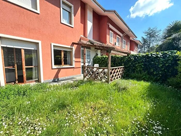 Casa quadrilocale in vendita in Novara