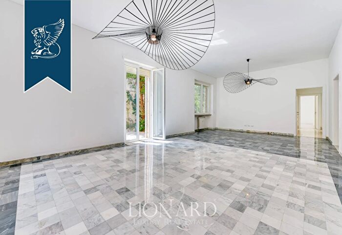 Appartamento trilocale in vendita in Roma