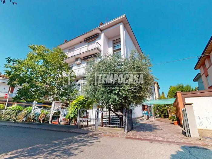 Casa con 5 locali in vendita in Via Bonaventura Lamberti, Carpi