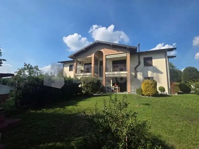 Appartamento trilocale in vendita in Via Carlo Pisacane, Mornago