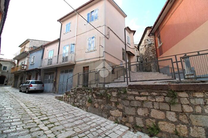 Casa con 5 locali in vendita in Via S Lorenzo, Busso