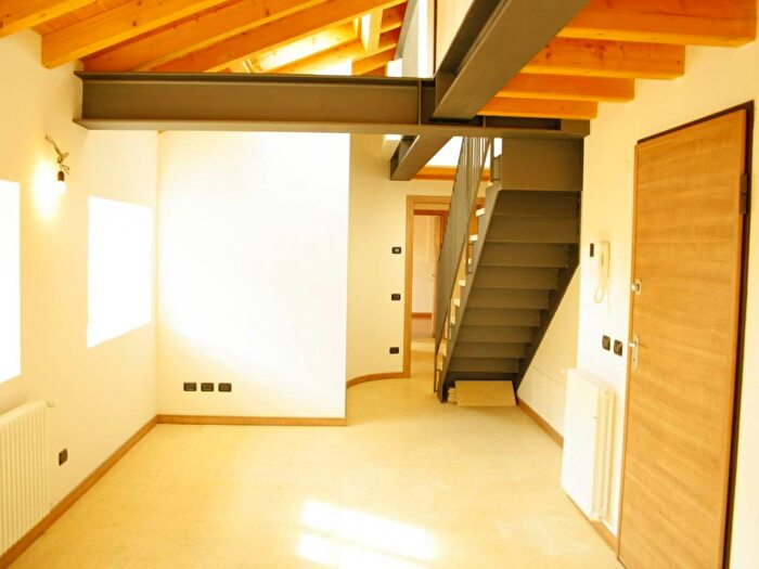 Casa con 5 locali in affitto in Seriate