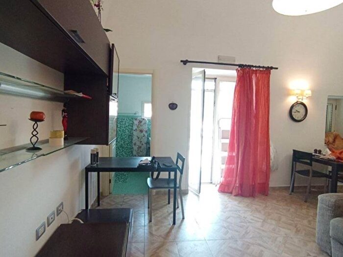 Appartamento bilocale in affitto in Via Italia Traversa, Lucrino, Pozzuoli