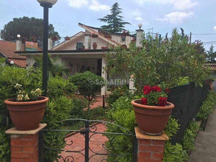 Casa quadrilocale in affitto in Corso Ara di Giove, Nicolosi Pedara, Pedara