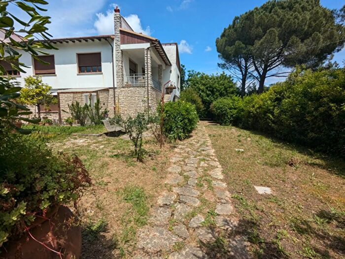 Casa con 7 locali in vendita in Vecchiano