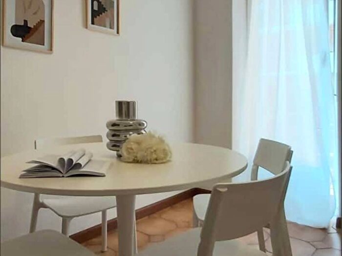 Appartamento trilocale in affitto in Via Giovanni da Procida, Sempione, Milano