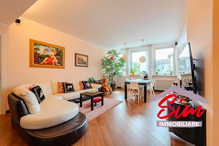 Appartamento trilocale in vendita in Via Andrea Costa Sn, Novara