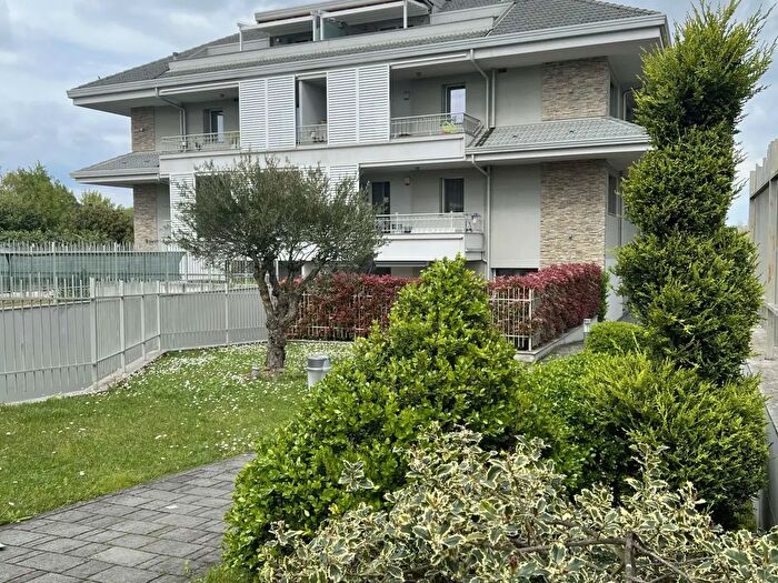 Appartamento trilocale in vendita in Pregnana Milanese