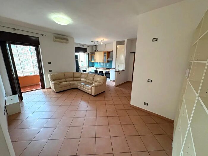 Appartamento con 5 locali in vendita in Via della Villa Demidoff, Firenze