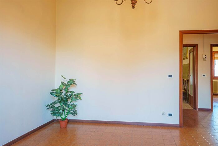 Casa con 6 locali in vendita in Monsummano Terme