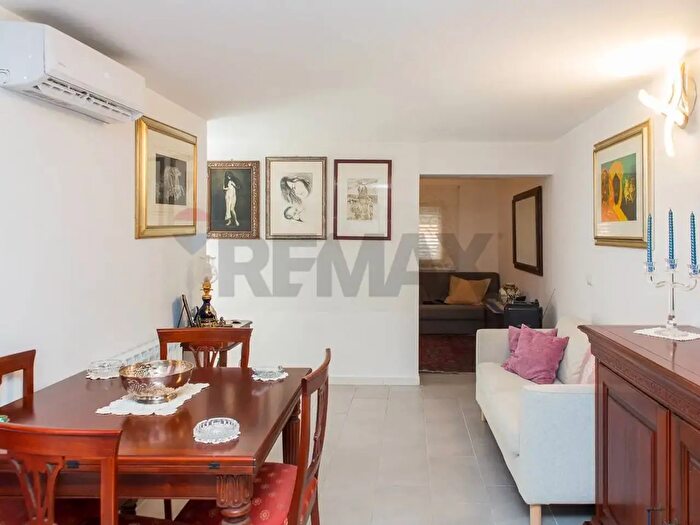 Appartamento trilocale in vendita in Via Michele Grassi Barbagallo d, Giarre