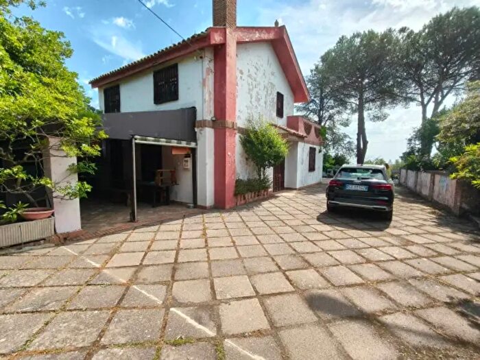 Casa con 6 locali in vendita in Via Presa, Piedimonte Etneo