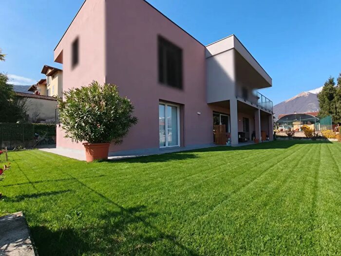 Appartamento quadrilocale in vendita in Via Valassina, Bellagio