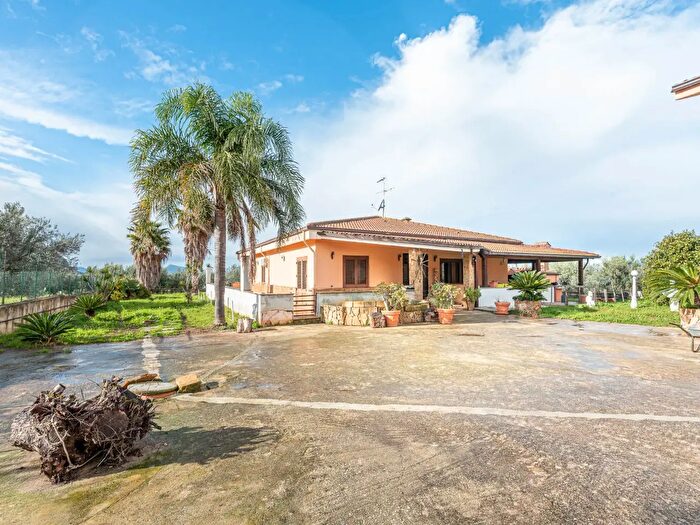 Casa con 6 locali in vendita in Contrada Mazzarca, Borgetto