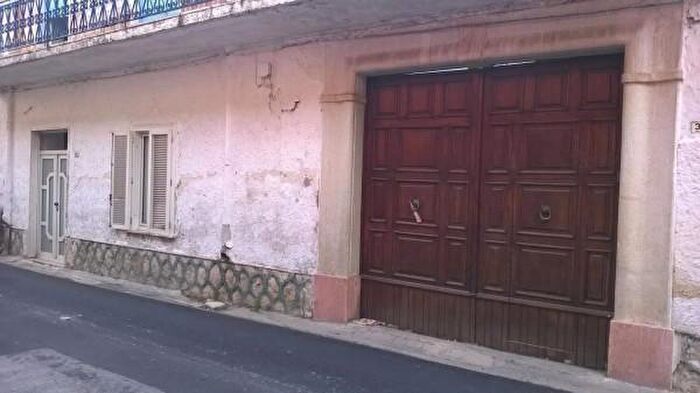 Casa con 6 locali in vendita in Mondragone