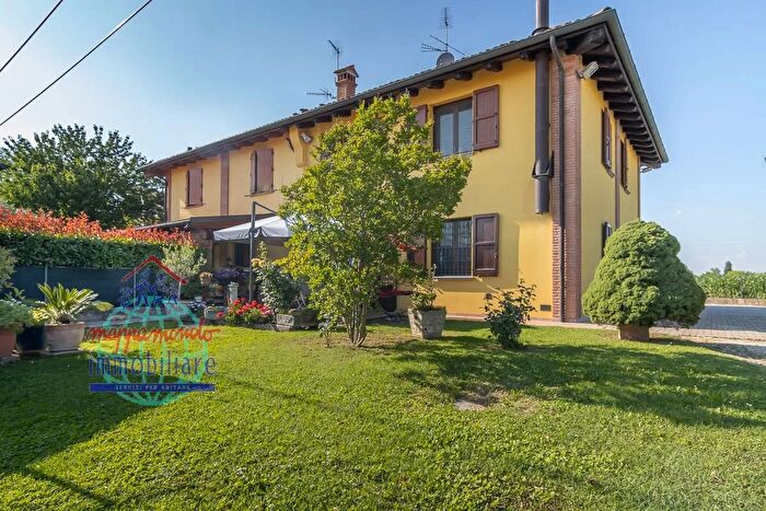 Casa con 6 locali in vendita in Via Donelli, Sala Bolognese