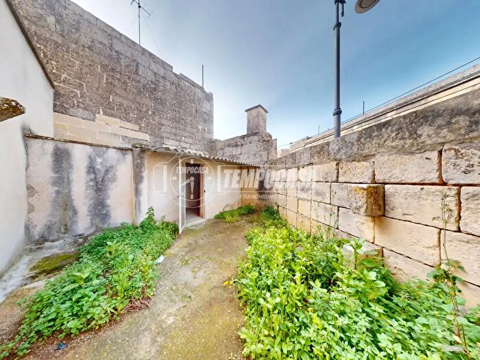 Casa con 7 locali in vendita in Via Melpignano, Cursi