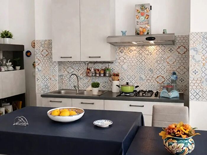 Appartamento con 5 locali in vendita in Via Adda, Siracusa