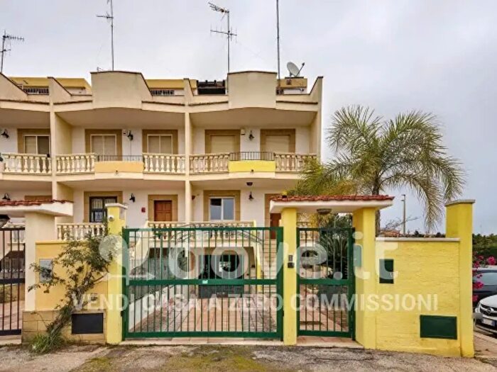 Casa con 6 locali in vendita in Via Mangini, Mola Di Bari