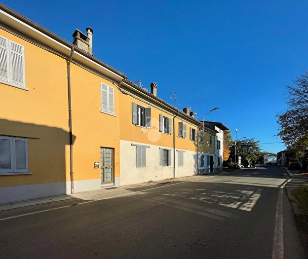 Appartamento bilocale in vendita in Via San Colombano, Voghera