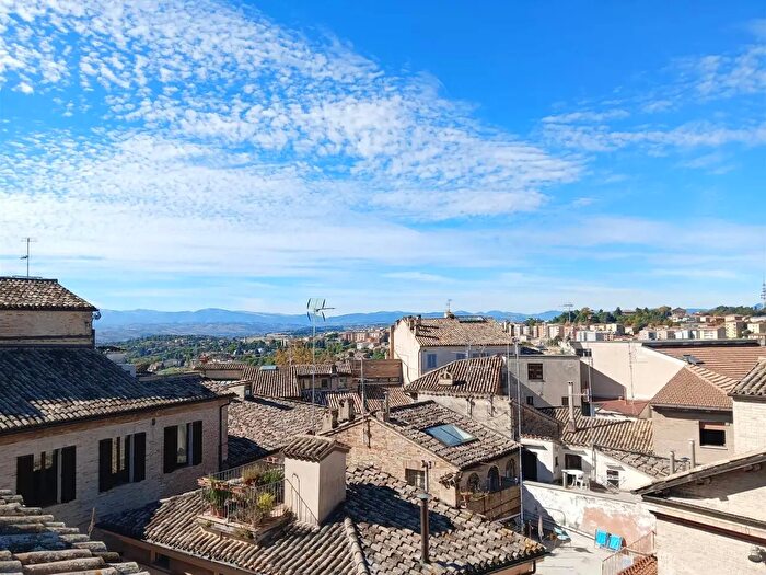 Appartamento con 5 locali in vendita in Macerata