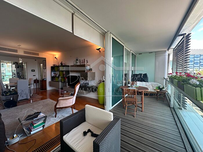 Appartamento con 6 locali in vendita in Via Agostino Chiodo, Savona