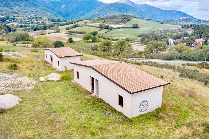 Casa monolocale in vendita in Melano, Fabriano