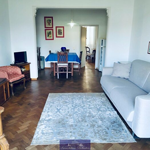 Appartamento trilocale in affitto in Lungarno Acciaioli, Firenze