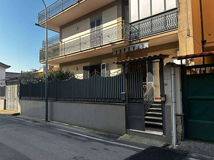 Appartamento trilocale in affitto in via matera, Marcianise