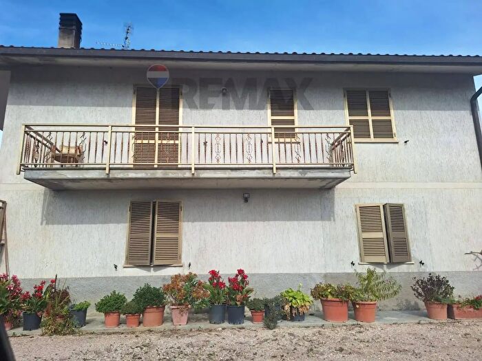Appartamento con 5 locali in affitto in Montefalco