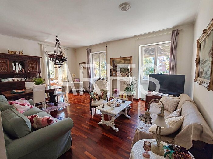 Appartamento quadrilocale in vendita in Via Sartena, Roma