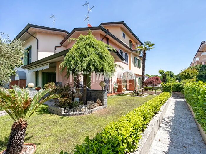 Appartamento con 5 locali in vendita in Via Thomas Alva Edison, Pozzuolo Martesana