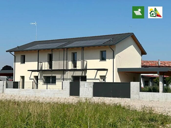 Casa con 5 locali in vendita in Via Latisana, Varmo