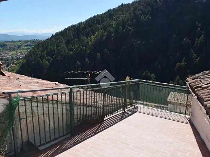 Casa con 5 locali in vendita in Via S Nicola, Tagliacozzo